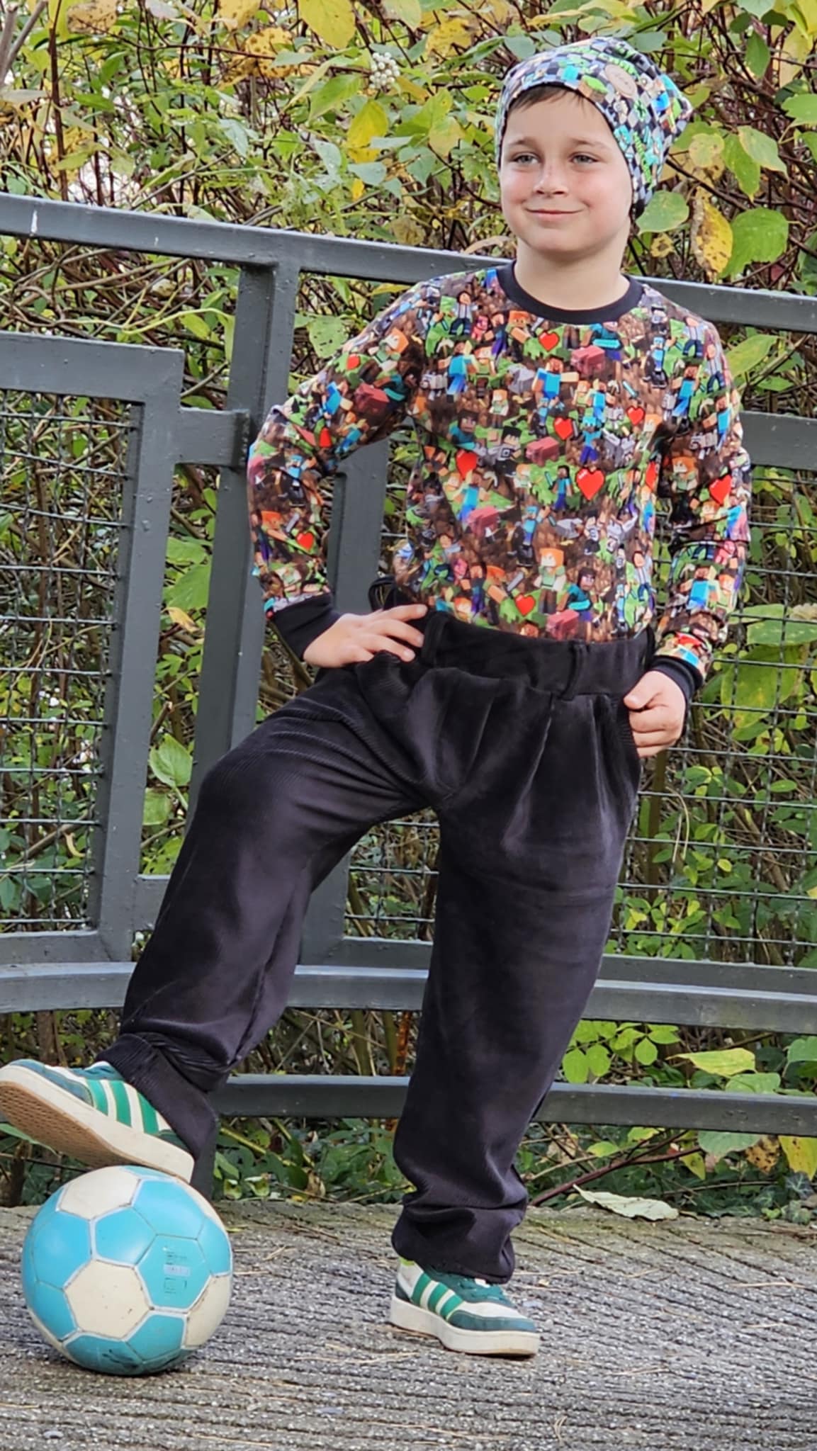 Manšestrové strečové kalhoty - černé