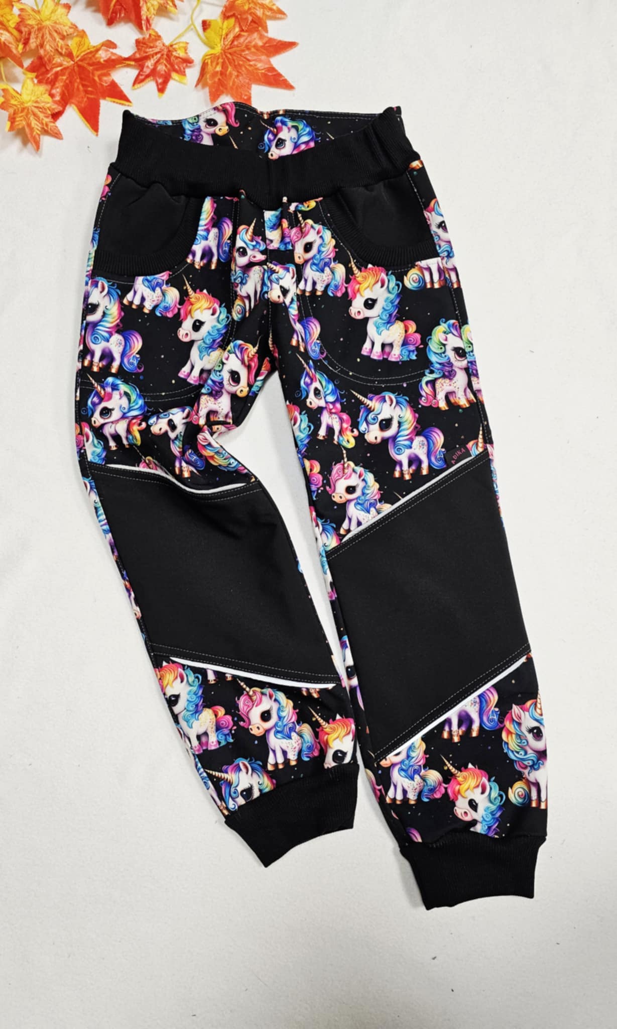 Softshellové kalhoty - duhoví jednorožci