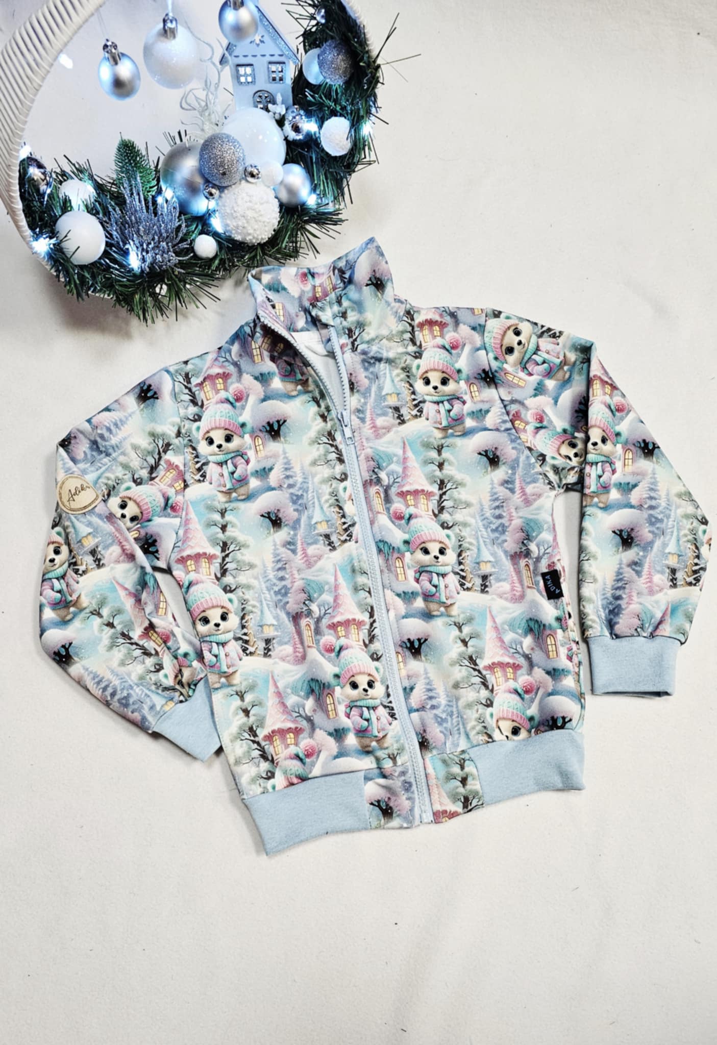 Mikina zipová se stojáčkem - lední medvídek v krajince