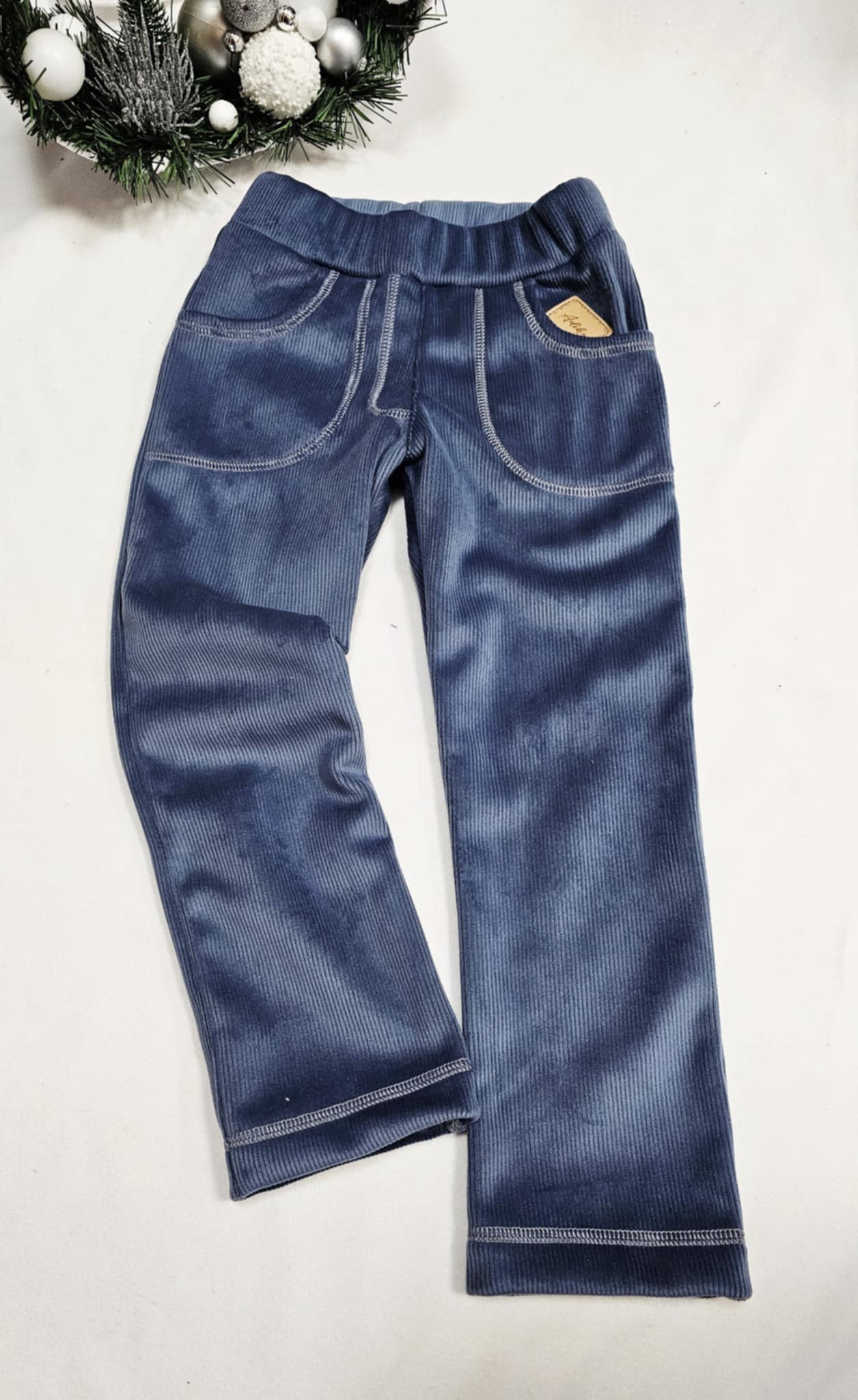 Manšestrové strečové kalhoty zateplené s beránkem - modré