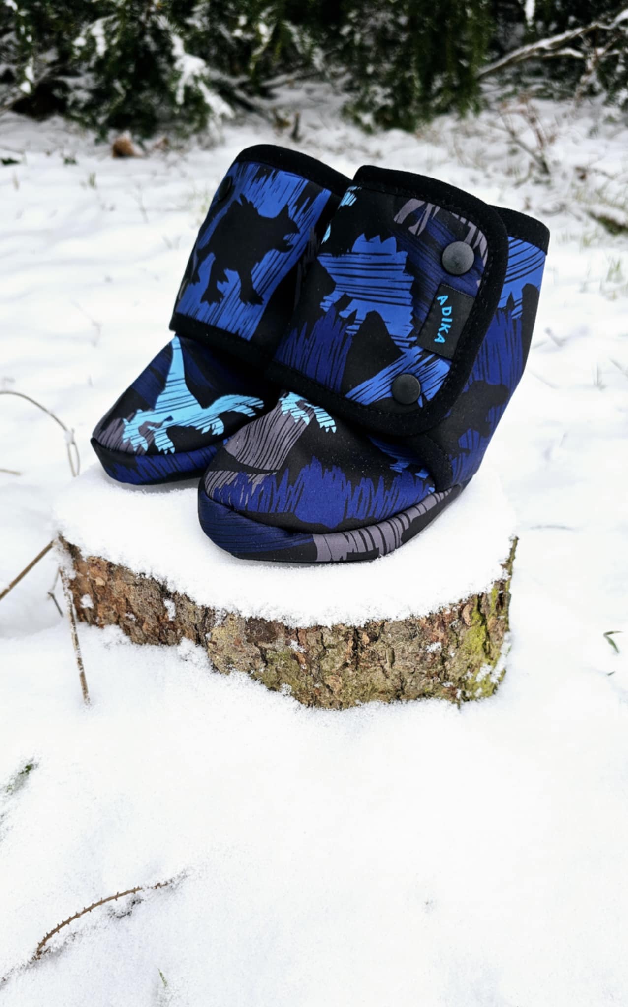 Capačky softshellové - modří dinousauři