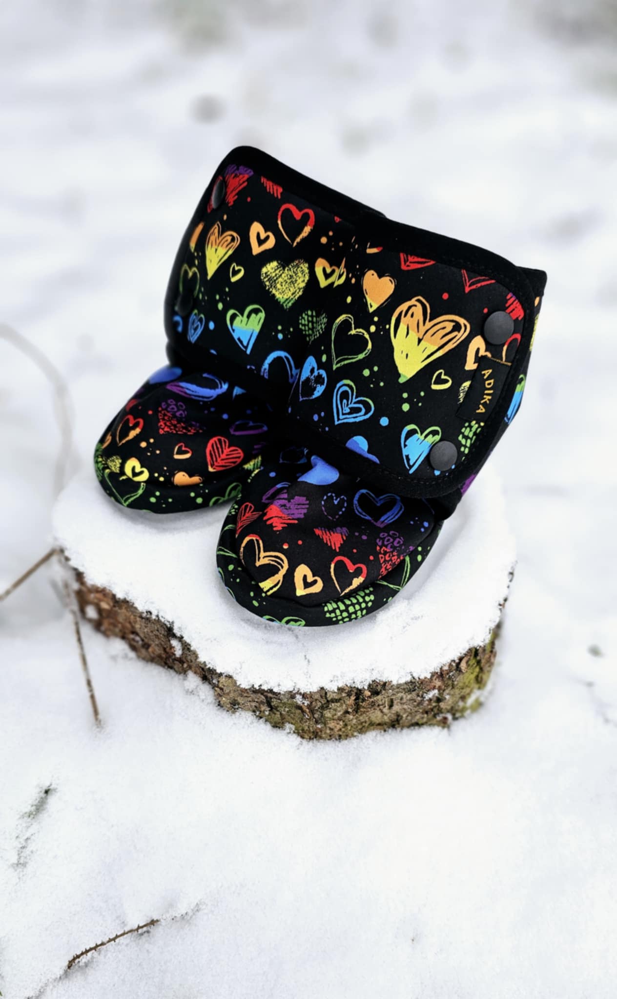 Capačky softshellové - duhová srdíčka