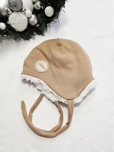 Čepice - zimní s beránkem, latté