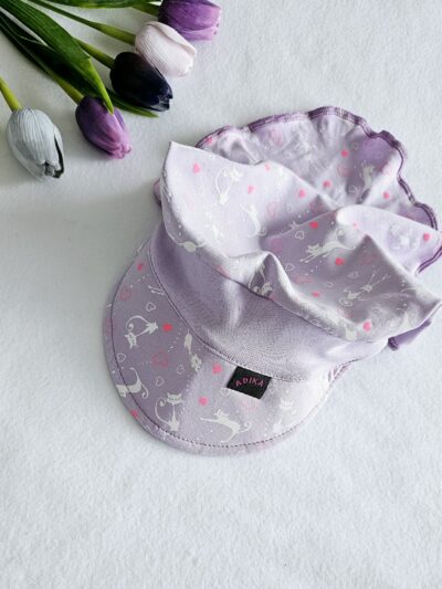 Šátek s kšiltem - lila kočičky